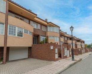 Exterior view of Single-family semi-detached for sale in Galapagar  with Terrace and Balcony