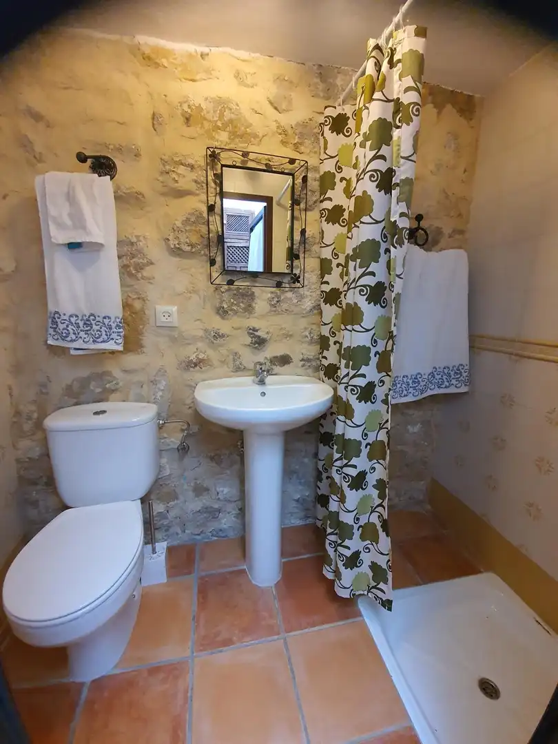 Baño de Casa adosada de alquiler en Úbeda con Aire acondicionado, Calefacción y Terraza