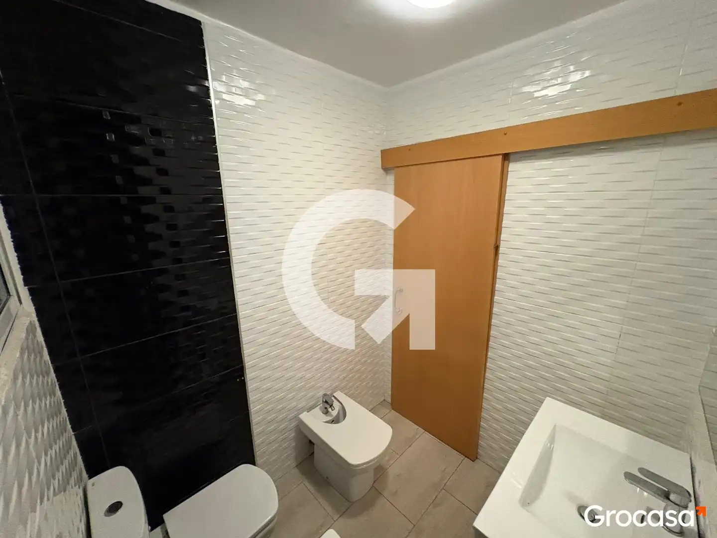 Baño de Piso en venta en Mataró con Aire acondicionado, Horno y Balcón