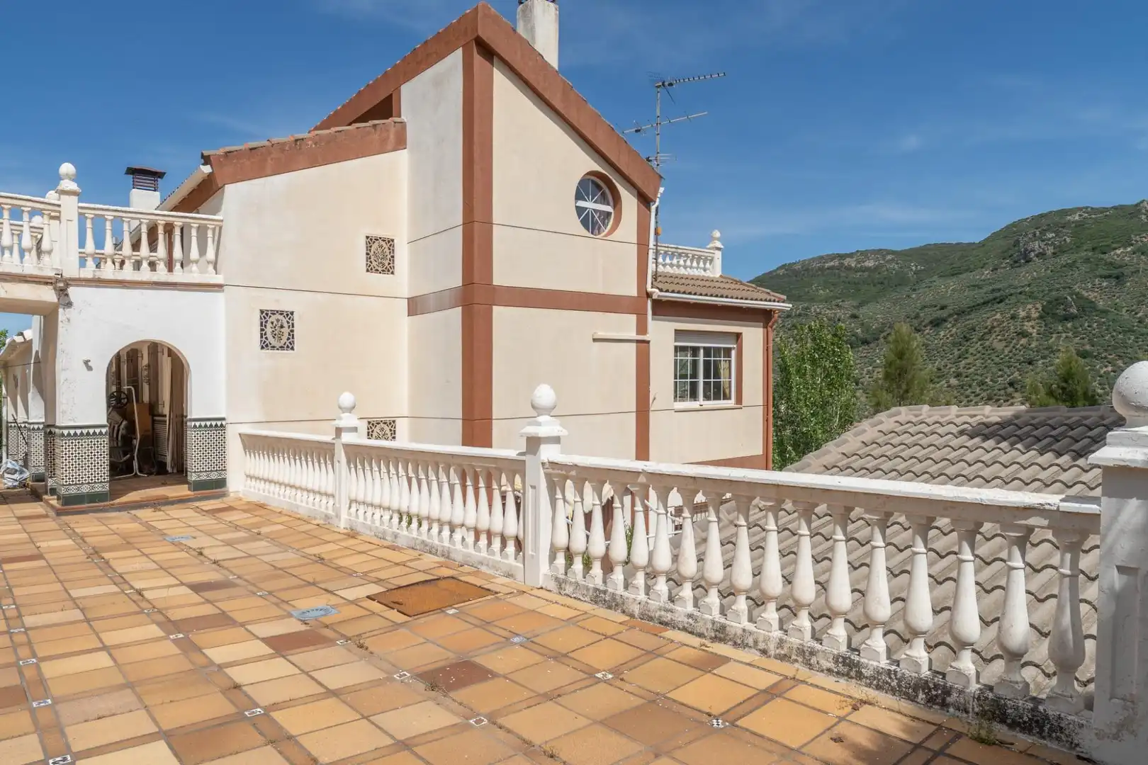 Terraza de Casa o chalet en venta en Valdepeñas de Jaén con Aire acondicionado, Calefacción y Jardín privado