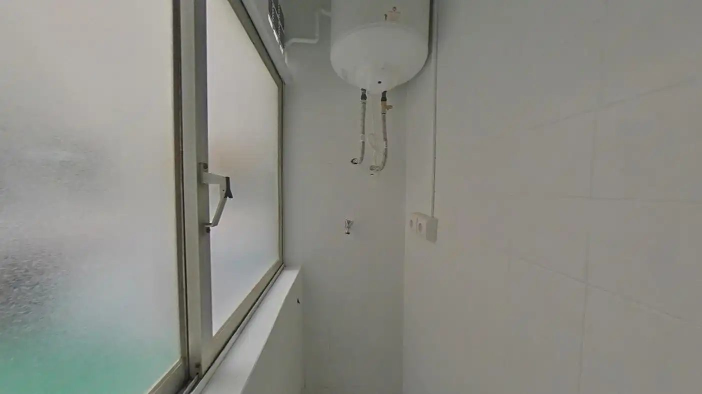 Baño de Piso en venta en Badalona con Horno