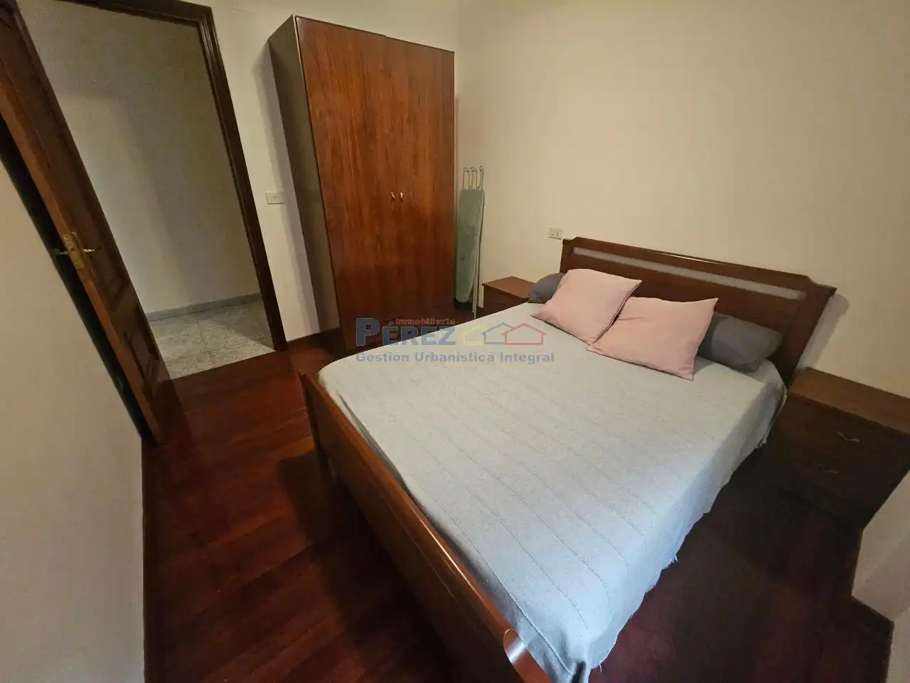 Schlafzimmer von Wohnungen zur Miete in Cabanas mit Heizung, Parkett und Abstellraum