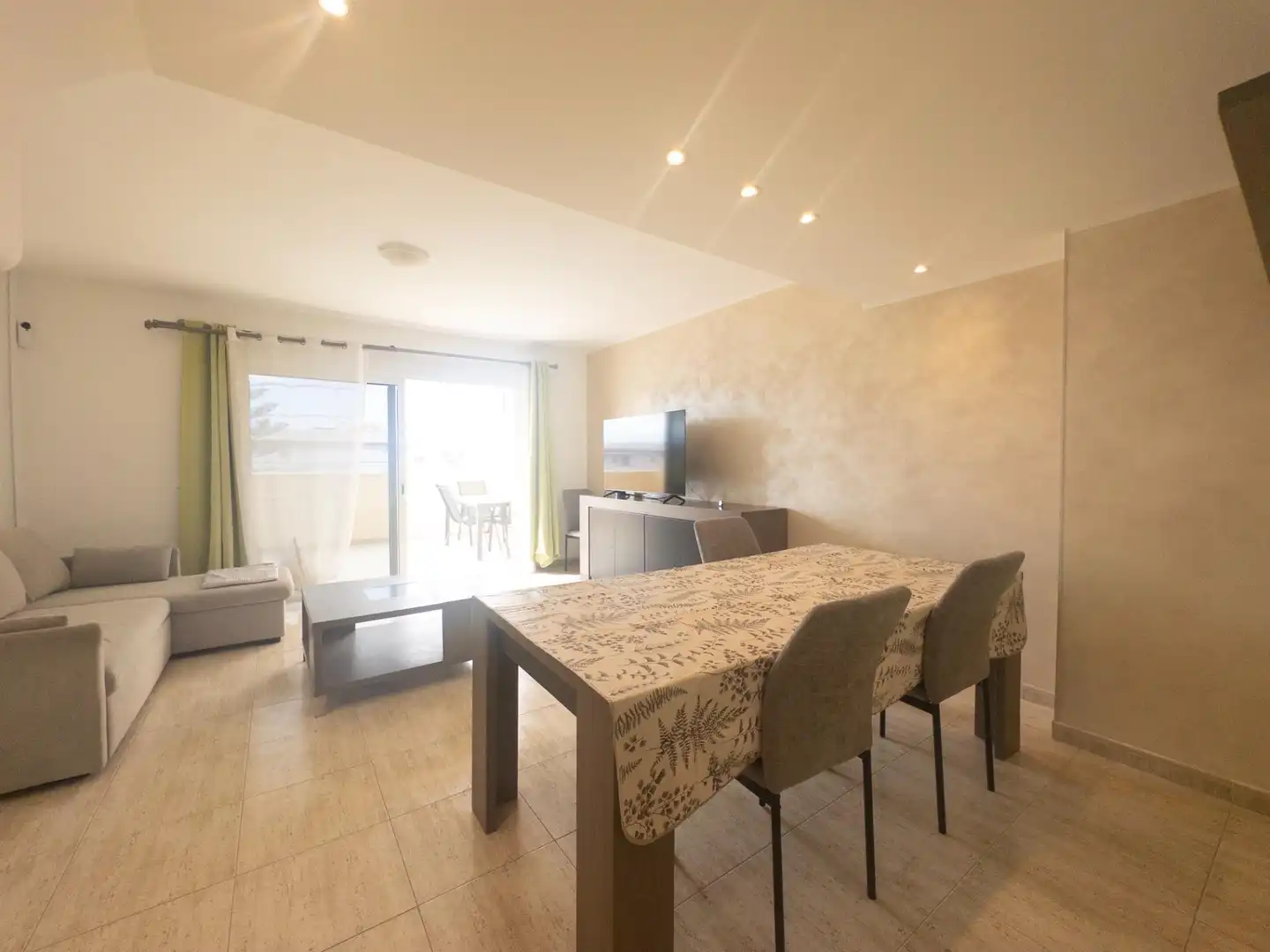 Sala de estar de Dúplex en venta en Adeje con Aire acondicionado, Jardín privado y Terraza