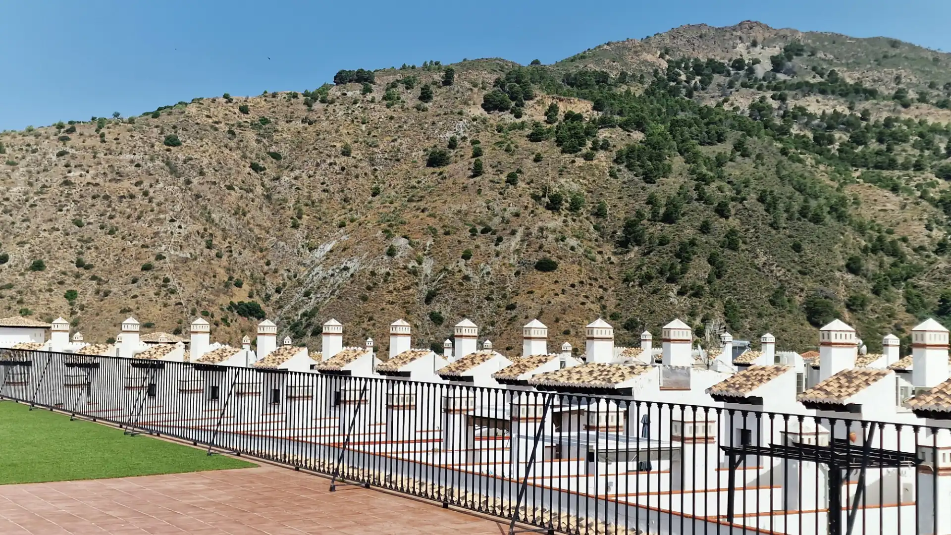 Vista exterior de Apartament en venda en Vélez de Benaudalla amb Aire condicionat, Calefacció i Balcó