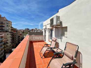 Àtic amb balcó en venda a Les Corts