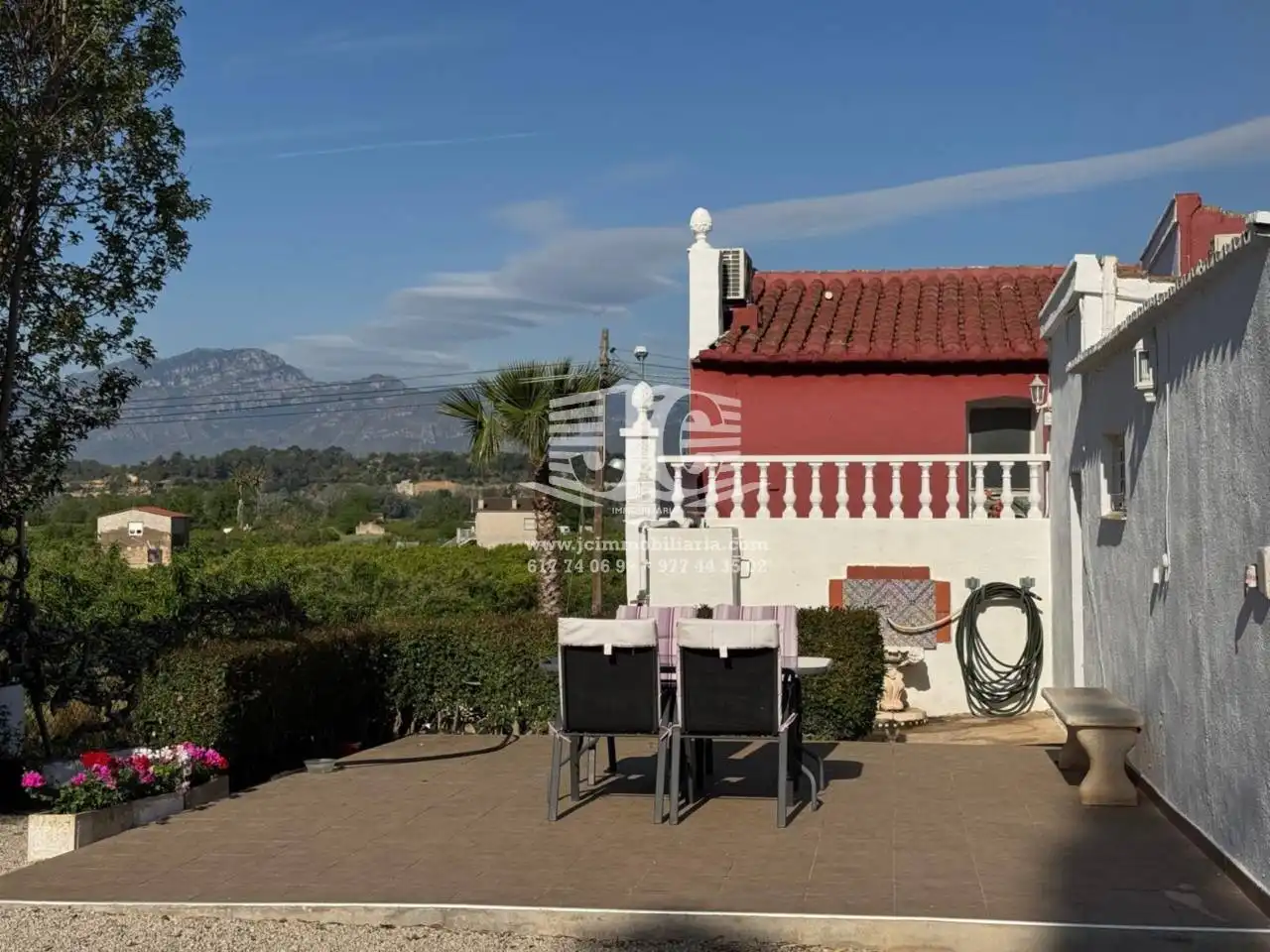 Vista exterior de Casa o xalet en venda en Tortosa amb Aire condicionat, Jardí privat i Parquet
