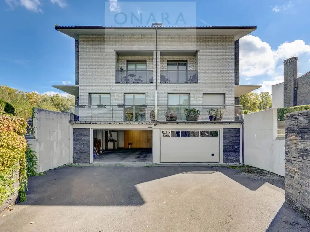 Vista exterior de Casa adosada en venta en Hondarribia con Jardín privado y Piscina comunitaria