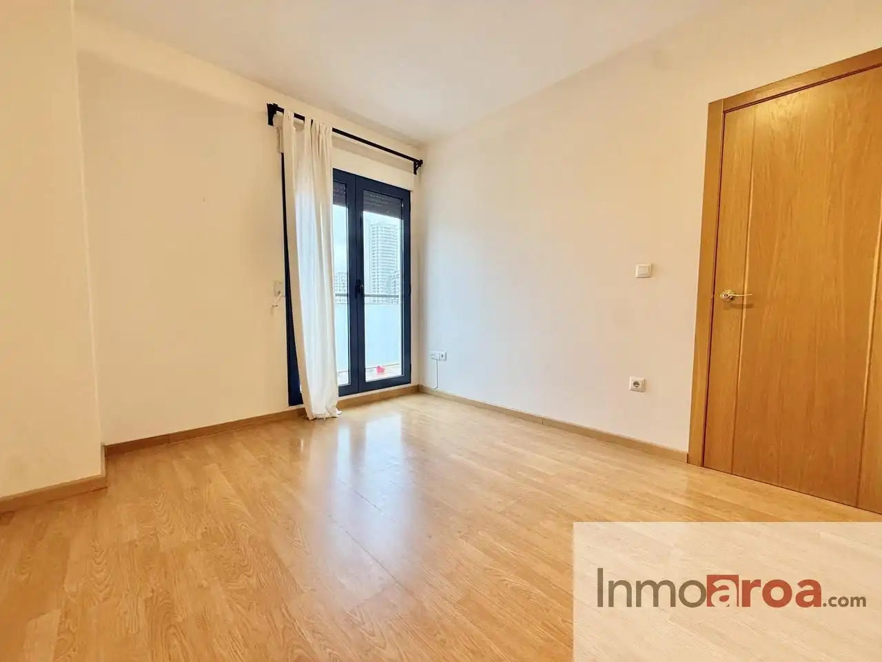 Schlafzimmer von Wohnung zur Miete in Valencia mit Klimaanlage, Heizung und Terrasse