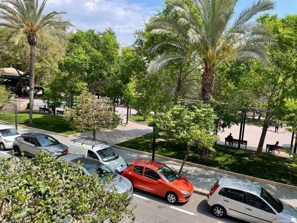 Vista exterior de Edificio en venta en Alicante / Alacant