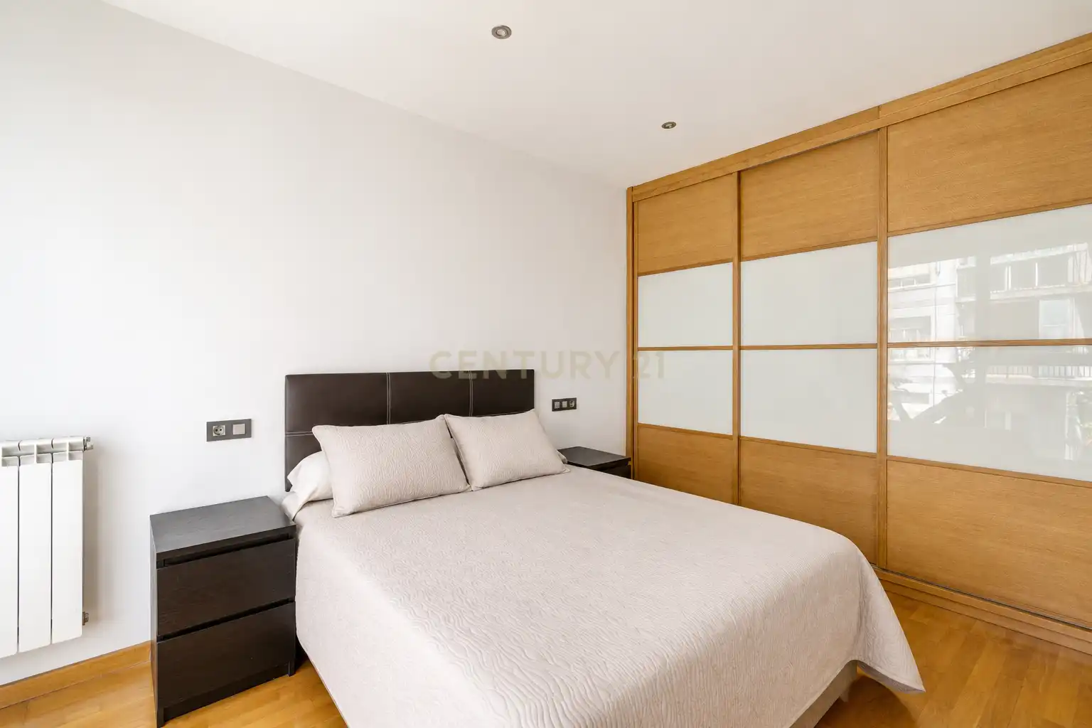 Habitación de Dúplex en venta en Irun  con Trastero, Horno y Lavadora