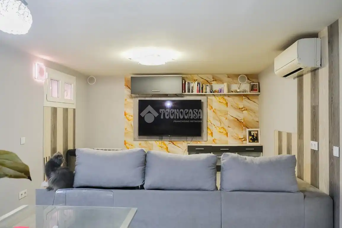 Sala d'estar de Pis en venda en Madrid
