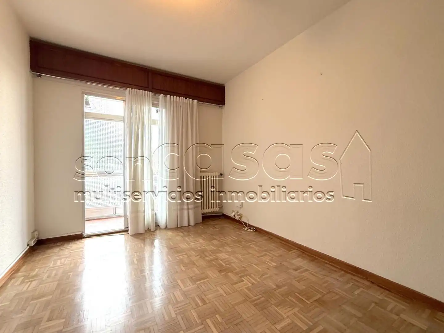 Piso en venta en Madrid con Calefacción, Parquet y Terraza