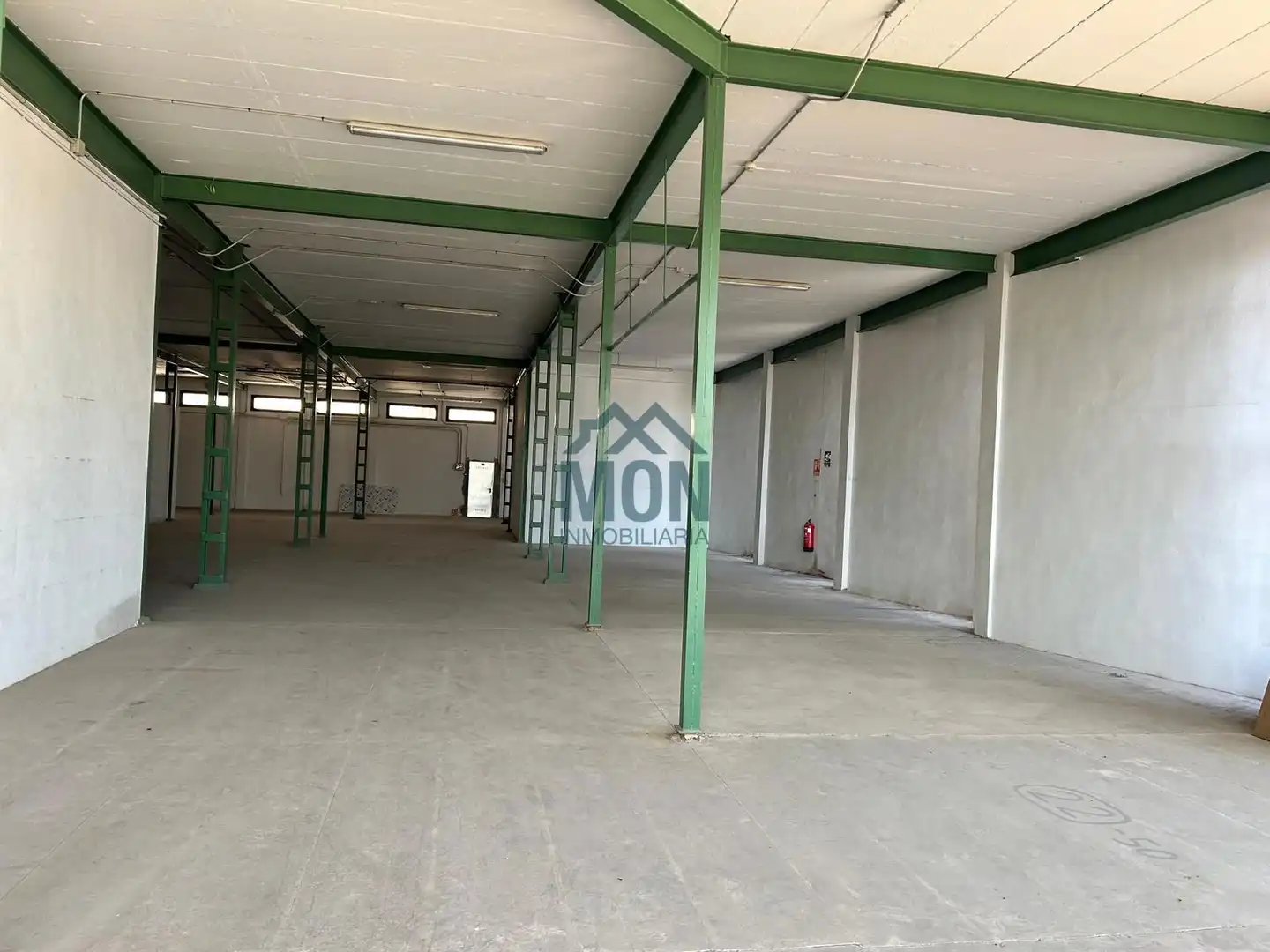 Industrial building with lift to rent in Fuente del Jarro, imagen 9