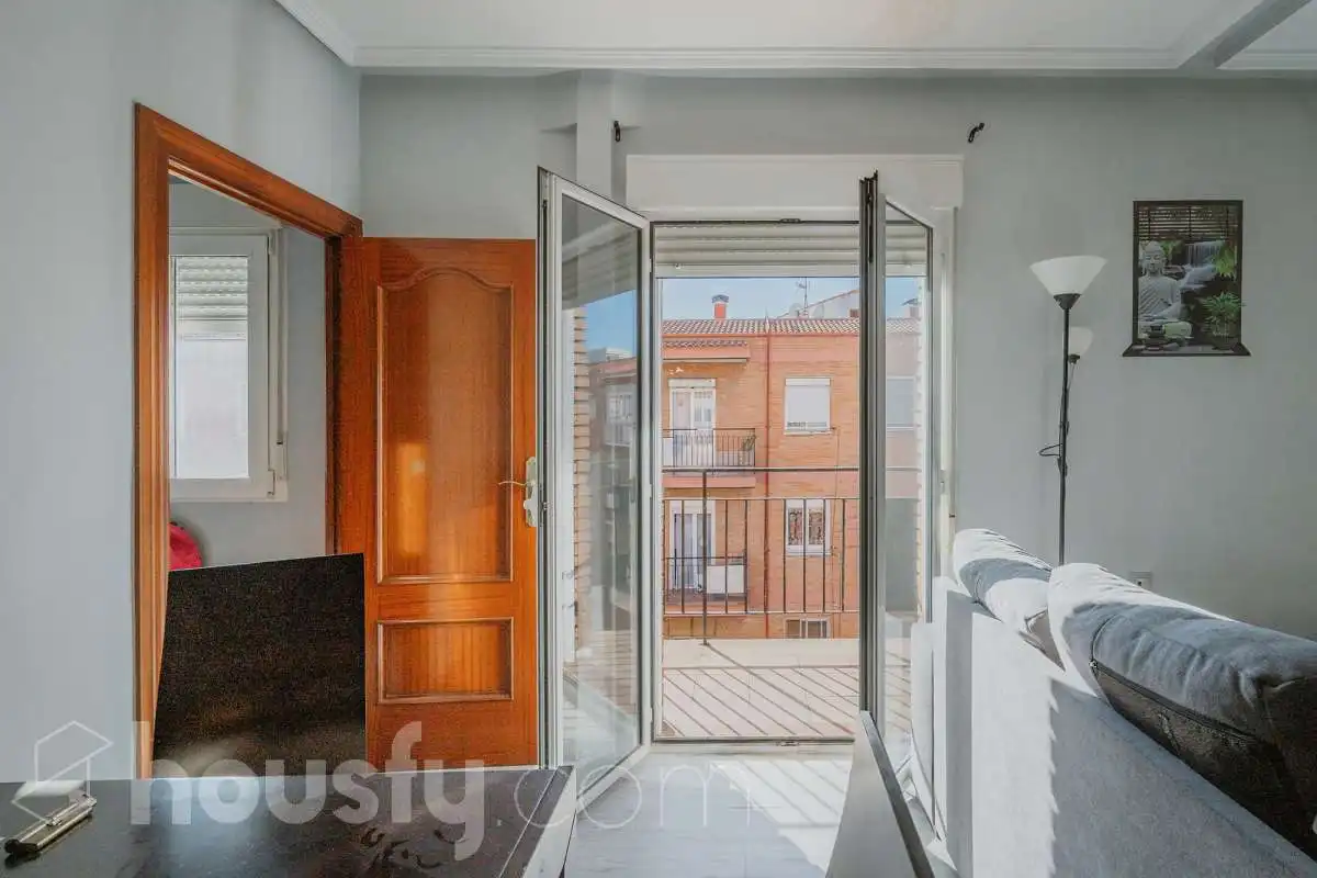 Bedroom of Flat for sale in Valladolid  with Air Conditioner and Terrace