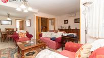 Sala d'estar de Casa o xalet en venda en Valdemoro amb Aire condicionat, Calefacció i Parquet