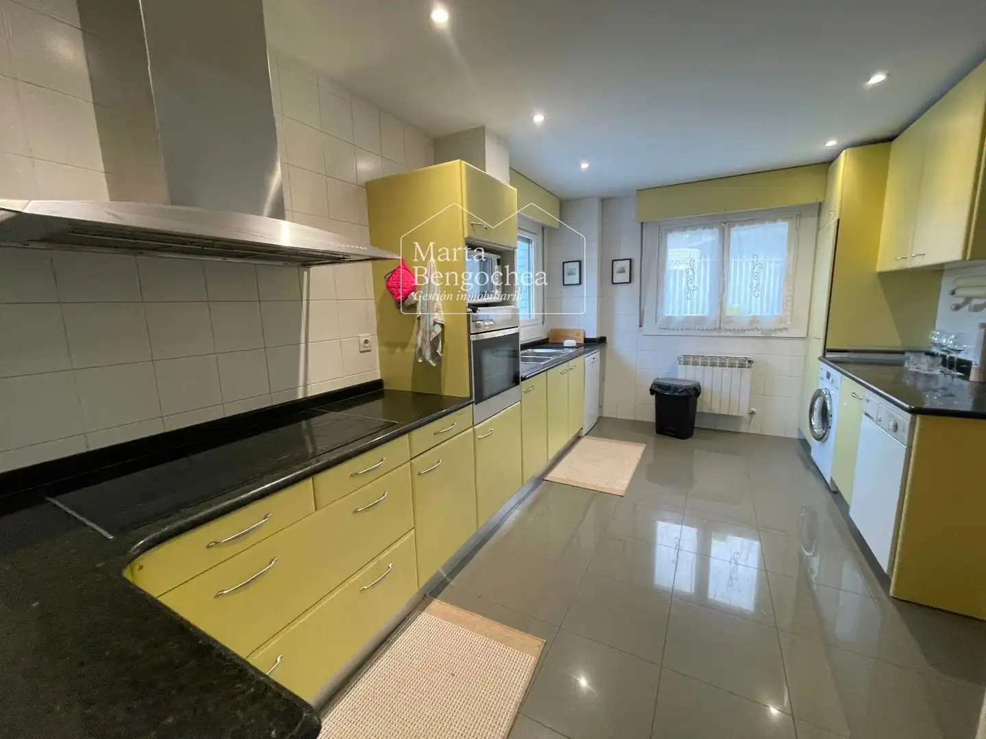 Casa adosada en venta en CALLE MENDIZABALA, Mendizorrotza - Armentia