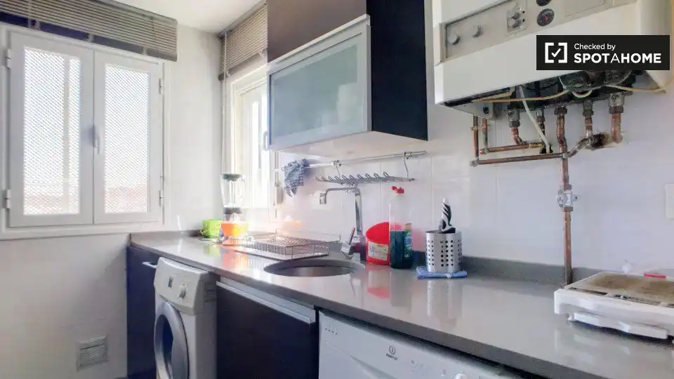 Küche von Wohnung zur untervermieten in Madrid mit Klimaanlage, Heizung und Terrasse