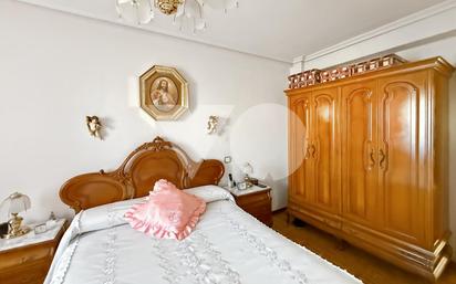 Bedroom of Planta baja for sale in  Madrid Capital  with Air Conditioner, Heating and Parquet flooring