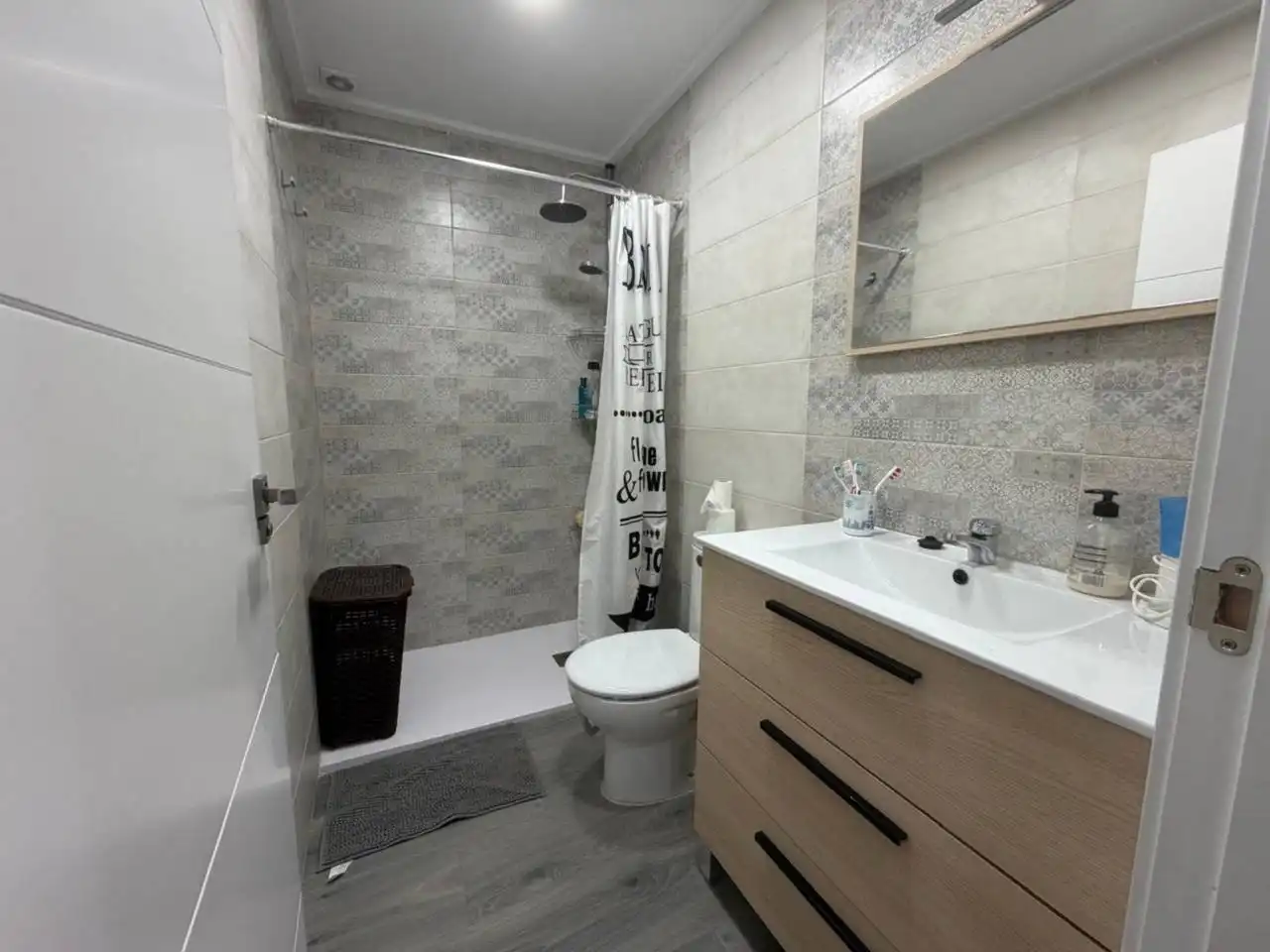 Bathroom of Detached homes for sale in Madrigueras  with Air Conditioner and Swimming Pool