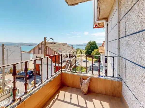 Außenansicht von Maisonette zum Verkauf in Redondela mit Heizung, Terrasse und Abstellraum