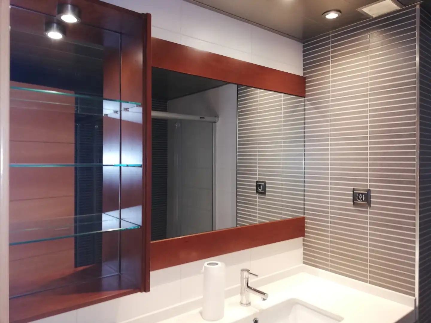 Bathroom of Flat for sale in Igualada  with Air Conditioner, Heating and Parquet flooring