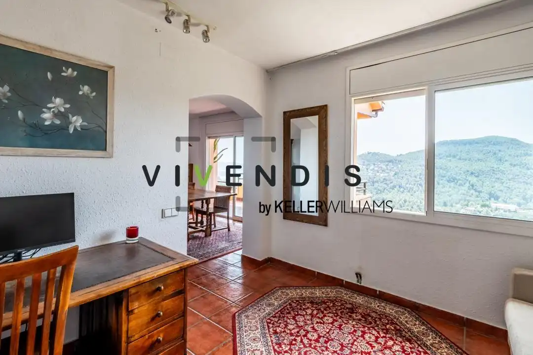Dormitori de Casa o xalet en venda en Corbera de Llobregat amb Aire condicionat, Jardí privat i Terrassa
