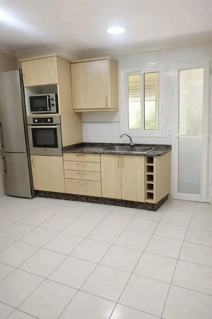 Kitchen of Flat for sale in Valencia  with Air Conditioner and Parquet flooring