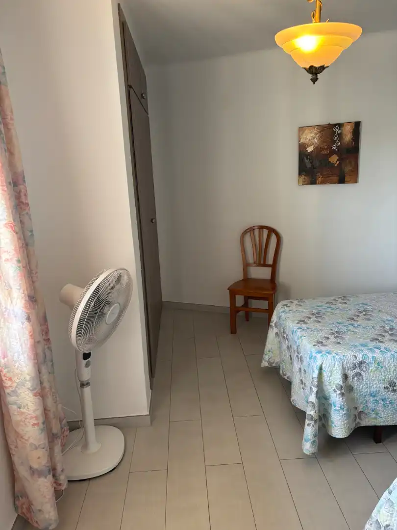 Dormitori de Apartament de lloguer en Castell d'Aro, Platja d'Aro i s'Agaró amb Moblat, Rentadora i Balcó