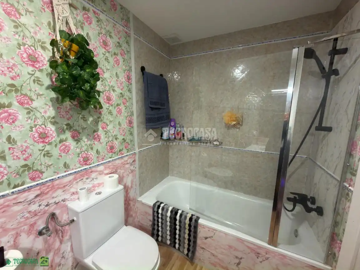 Baño de Piso en venta en Yepes con Aire acondicionado, Parquet y Terraza