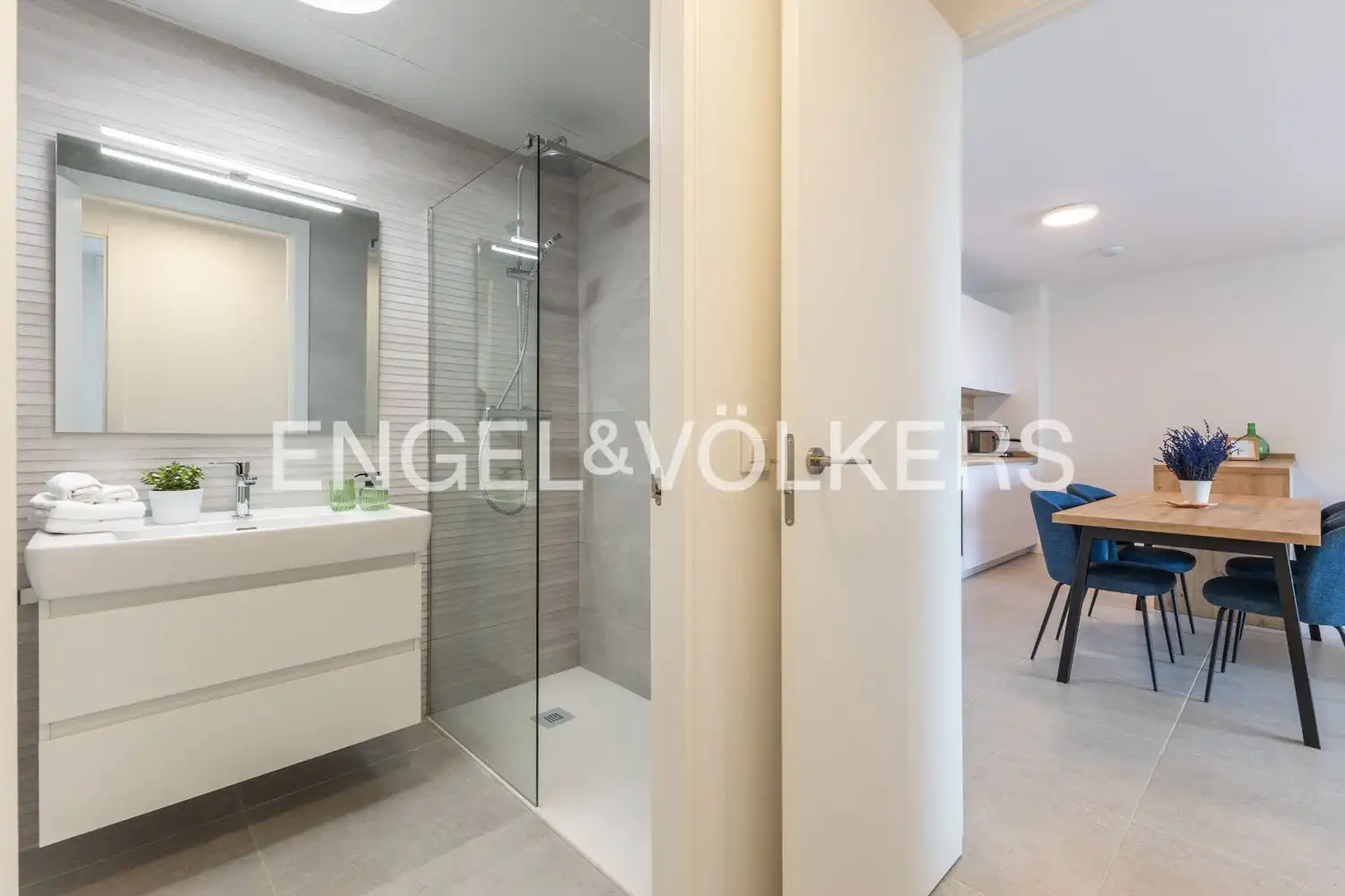 Badezimmer von Wohnung zur Miete in Dénia mit Klimaanlage, Heizung und Privatgarten