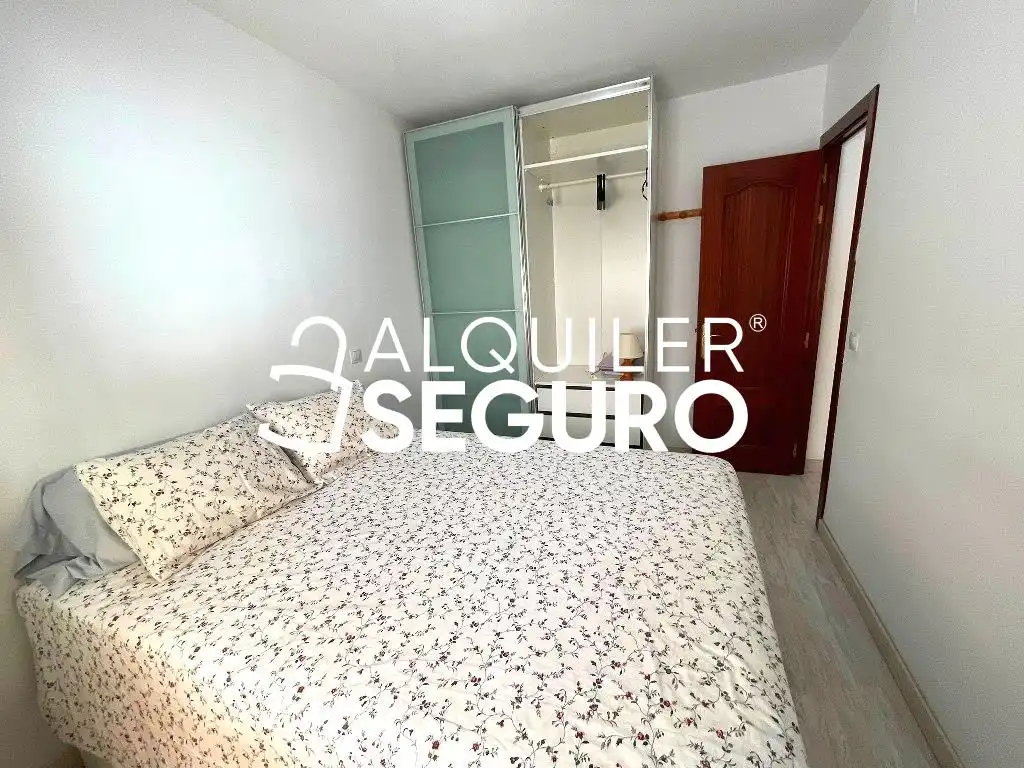 Schlafzimmer von Wohnung zur Miete in Madrid mit Klimaanlage, Heizung und Terrasse