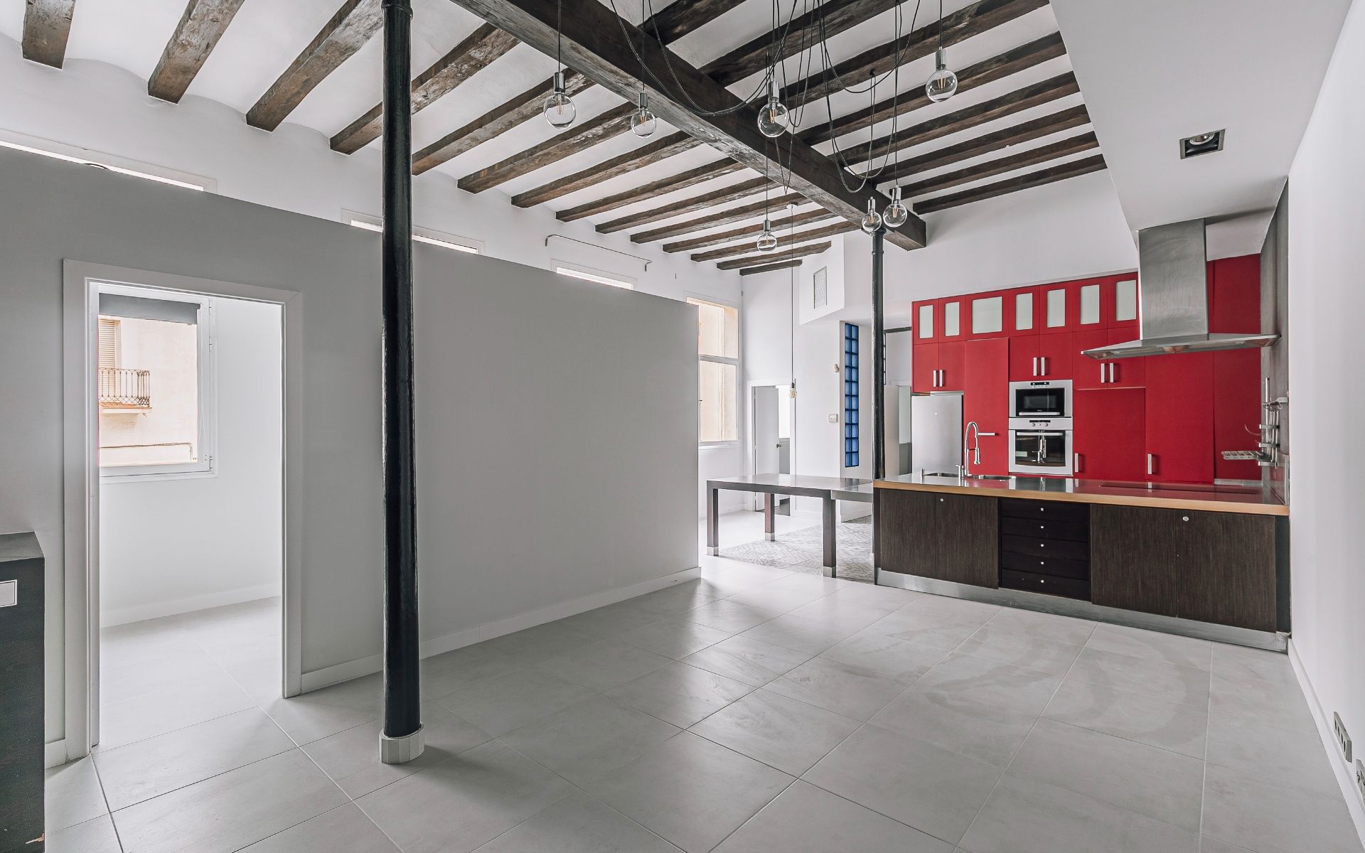 Estudi de lloguer a Moles, Barri Gòtic