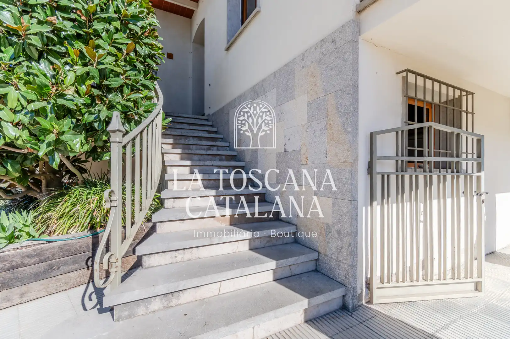Vista exterior de Casa o chalet en venta en Caldes de Malavella con Calefacción, Jardín privado y Parquet