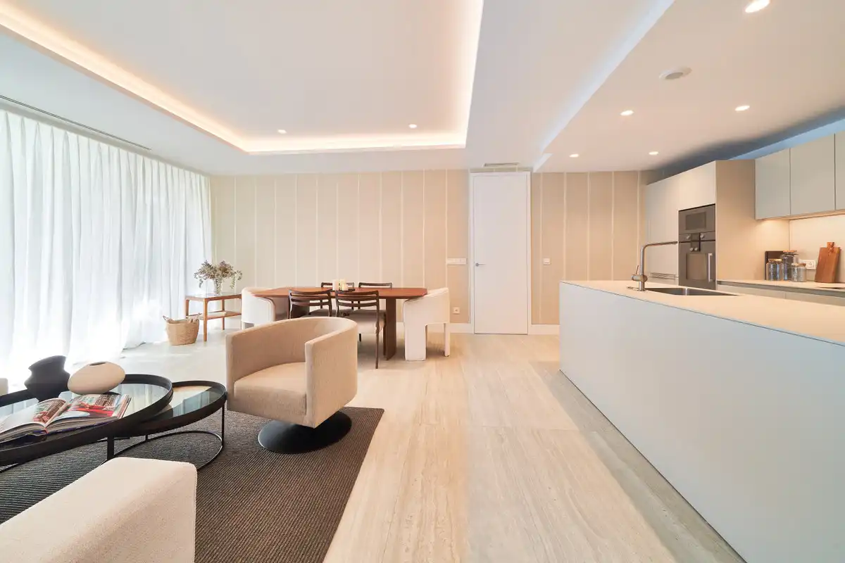 Flat with pool for sale in Estepona - Estepona,Centro,Avenida Juan Carlos I, imagen 4