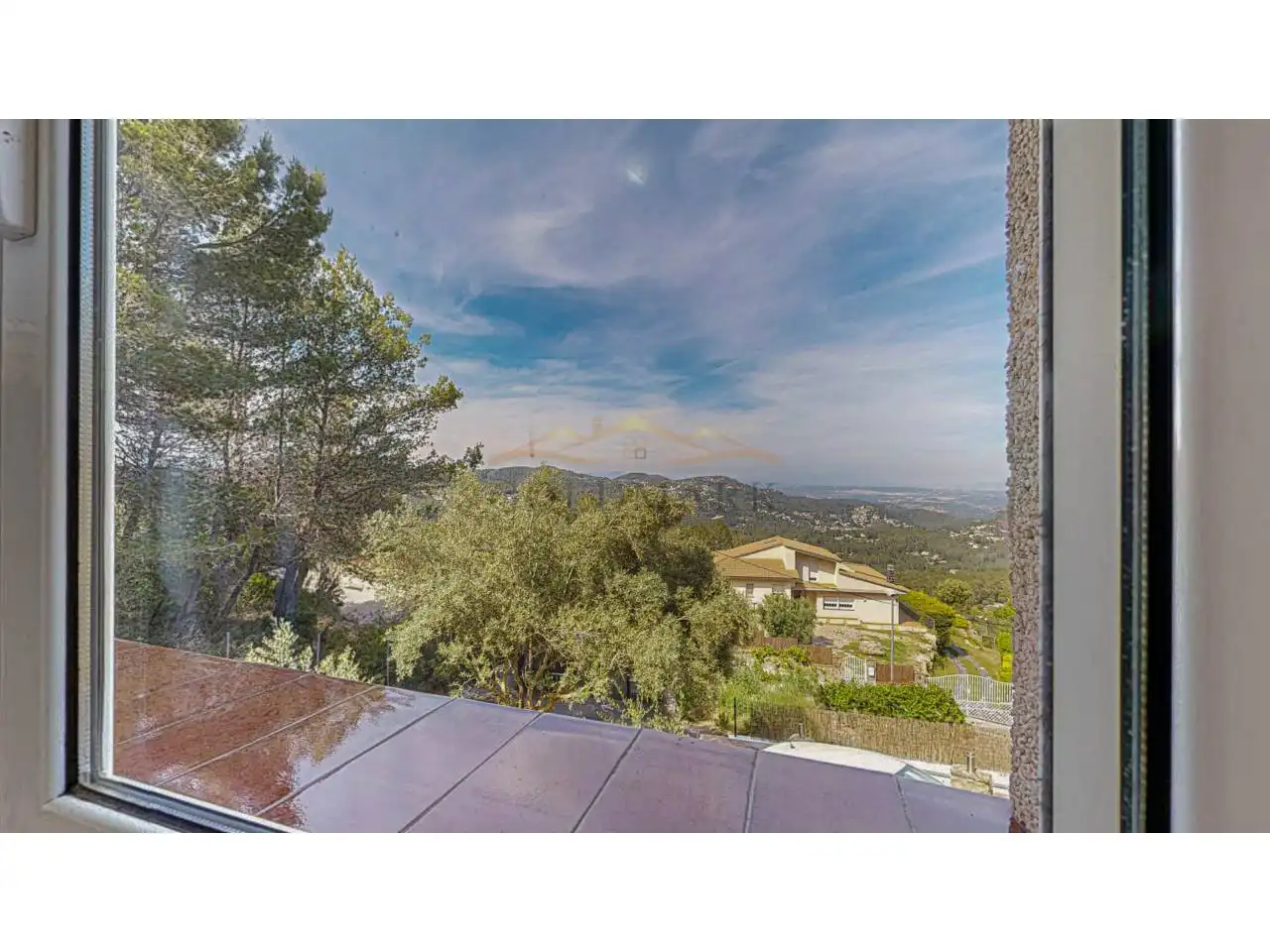 Vista exterior de Casa o xalet en venda en Corbera de Llobregat amb Aire condicionat, Jardí privat i Terrassa