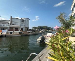 Exterior view of Flat for sale in Empuriabrava  with Air Conditioner, Terrace and Furnished