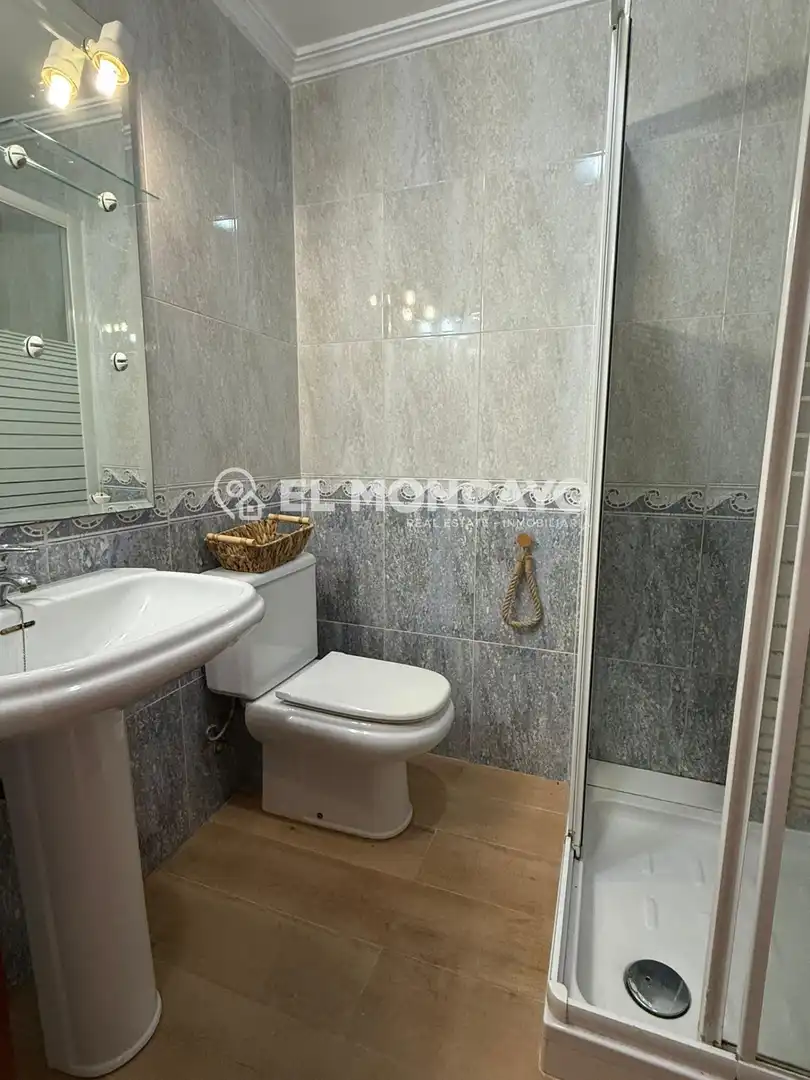 Baño de Apartamento en venta en San Miguel de Salinas con Aire acondicionado, Calefacción y Terraza