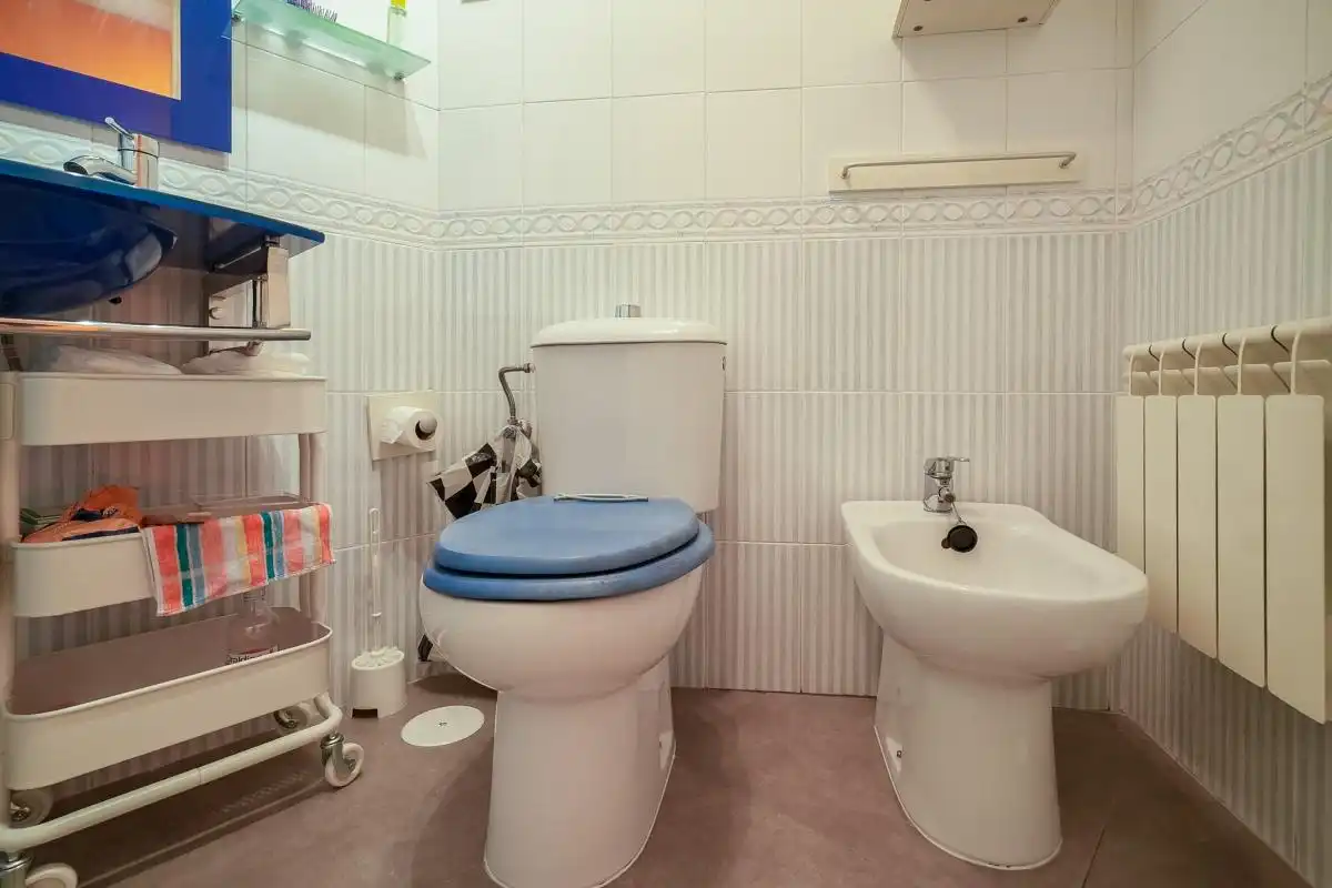 Baño de Piso en venta en Torrejón de Ardoz con Aire acondicionado, Calefacción y Jardín privado