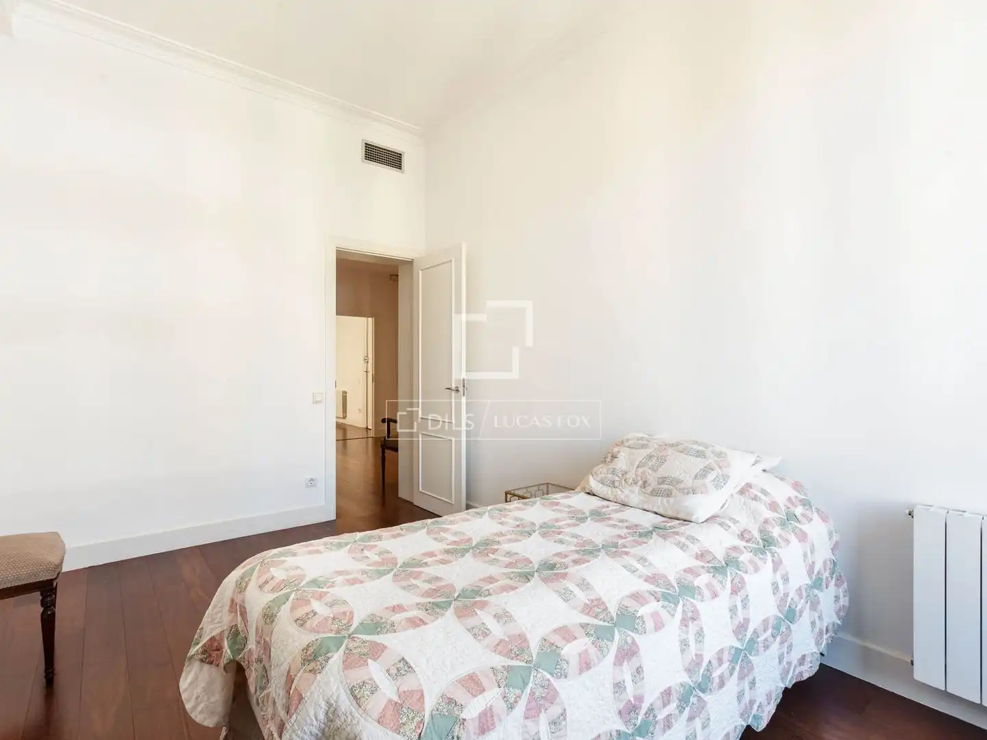 Bedroom of Flat for sale in Barcelona  with Air Conditioner, Heating and Terrace
