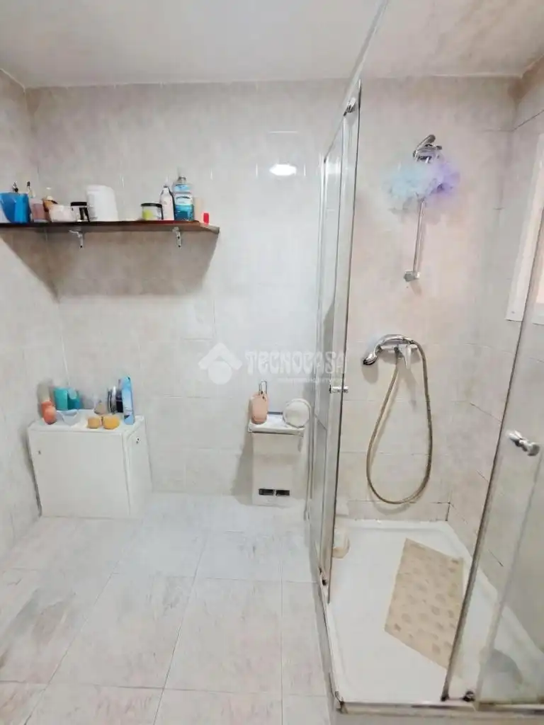 Bathroom of Flat for sale in Parla