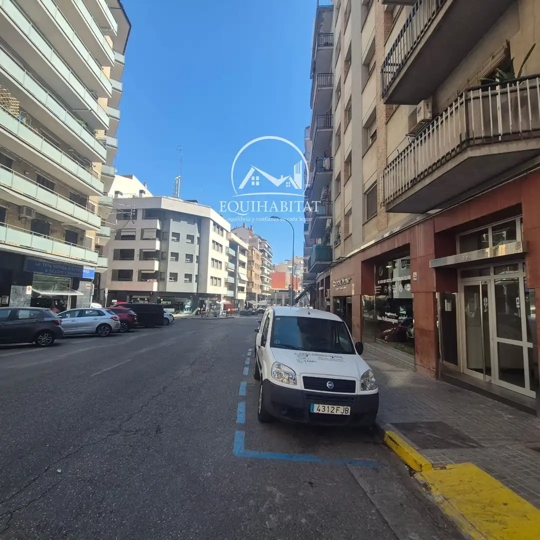 Vista exterior de Piso de alquiler en Lleida con Aire acondicionado y Terraza