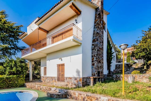Casa-chalet en Venta en C/ Guinardera  en Can Font - Ca n'Avellaneda