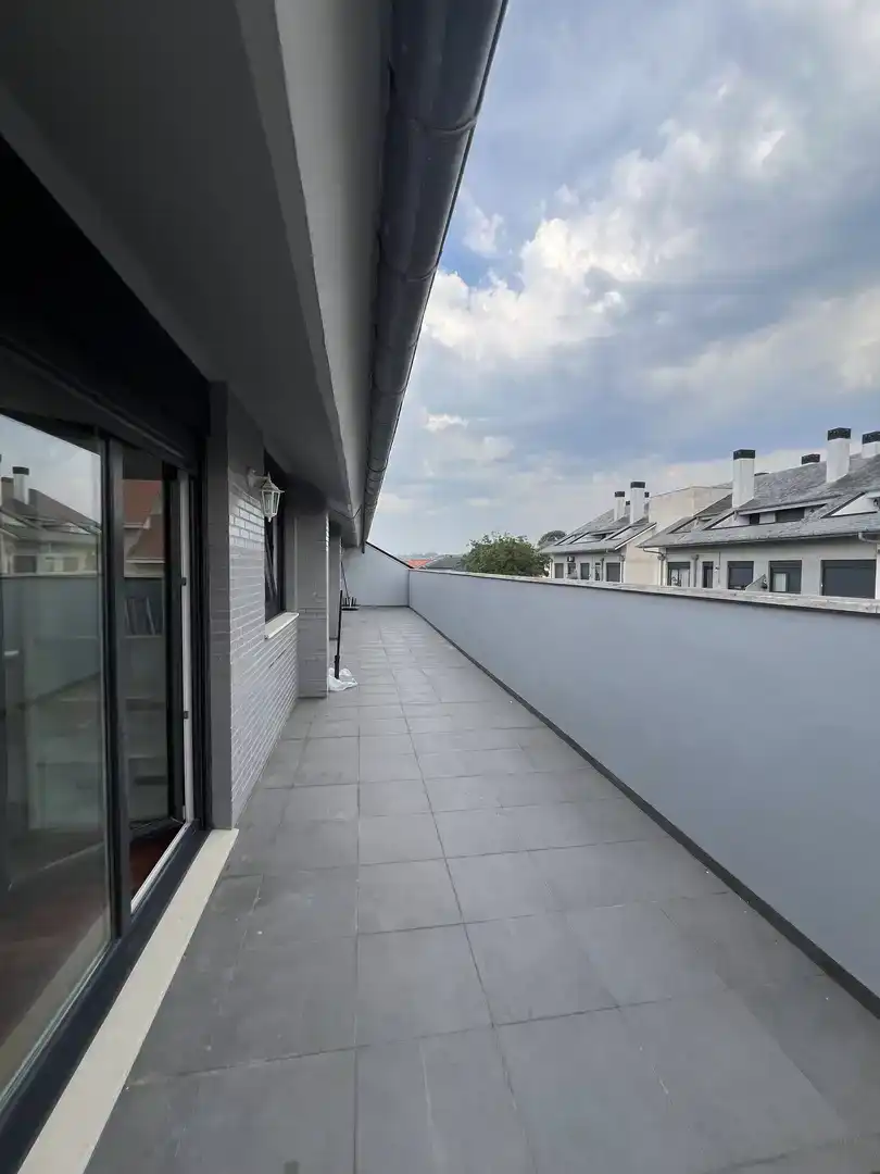 Terraza de Piso de alquiler en Miengo con Parquet, Trastero y Amueblado