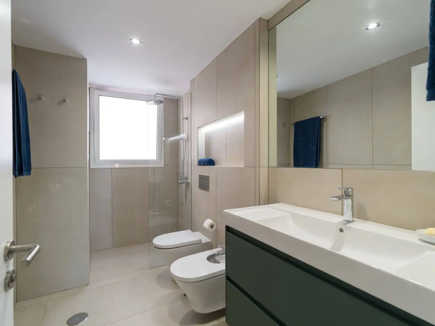 Bathroom of Flat for sale in Las Palmas de Gran Canaria  with Air Conditioner, Heating and Terrace