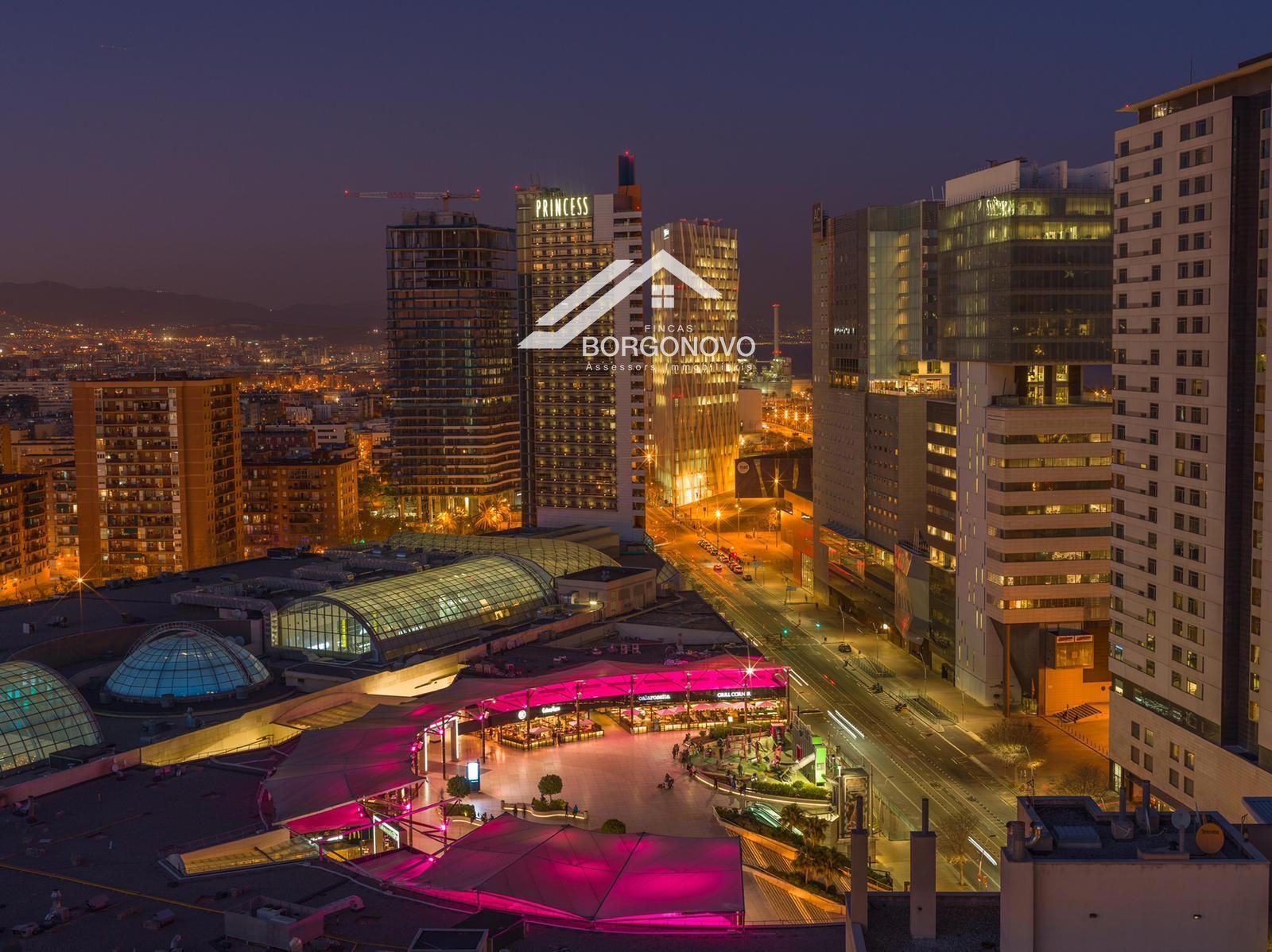 Vista exterior de Àtic en venda en  Barcelona Capital amb Terrassa