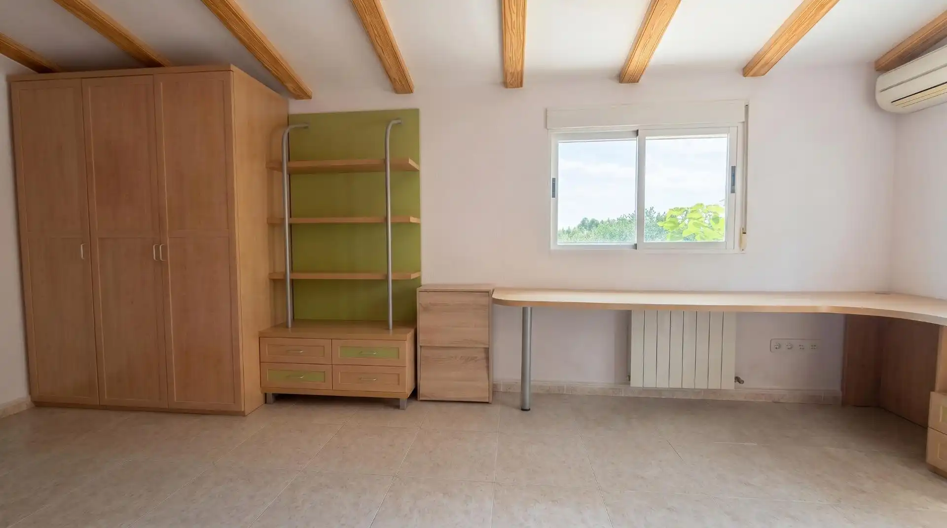 Dormitori de Casa o xalet en venda en La Pobla de Vallbona amb Aire condicionat, Calefacció i Jardí privat
