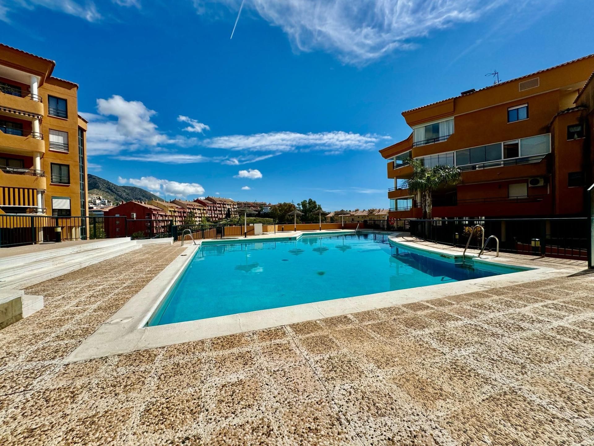 Swimming pool of Flat for sale in Fuengirola  with Air Conditioner, Private garden and Terrace