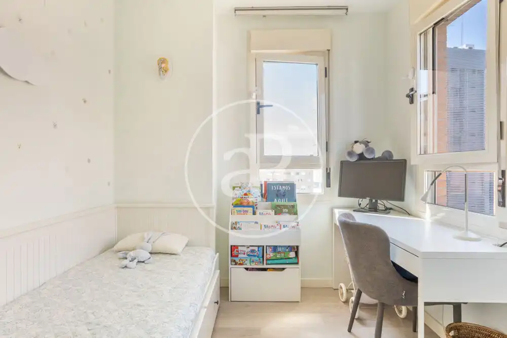 Bedroom of Flat for sale in Valencia  with Air Conditioner, Heating and Private garden