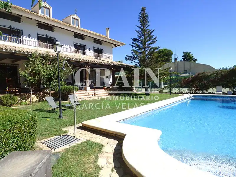 Garden of Houses for sale in Albacete  with Air Conditioner, Heating and Private garden