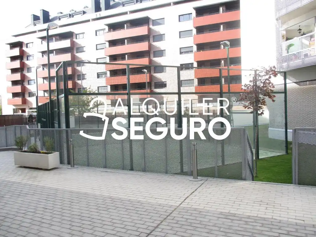 Aparcament de Pis de lloguer en Alcalá de Henares amb Aire condicionat, Calefacció i Terrassa